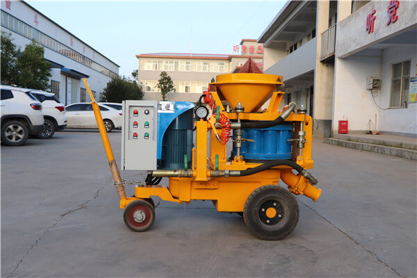 Gunning machine for refractory work in cement industries