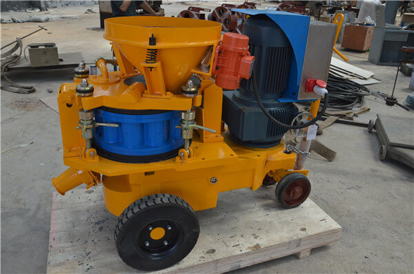 Hydraulic wet shotcrete pump in swimming pool project