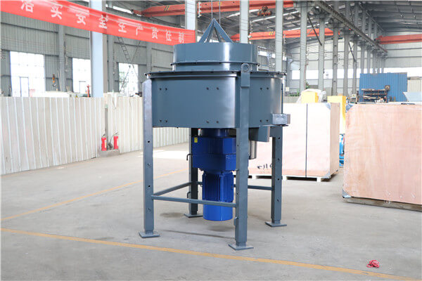 Portable cement castable refractory mixer